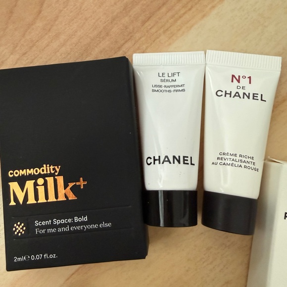 CHANEL, Victoria Beckham, Lancôme, milk - Picture 4 of 5